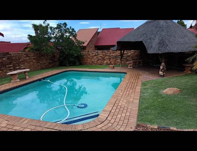 4 BEDROOM DETACHED FOR SALE IN SOUTH CREST